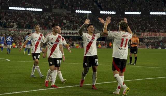 RIVERVSVELEZ